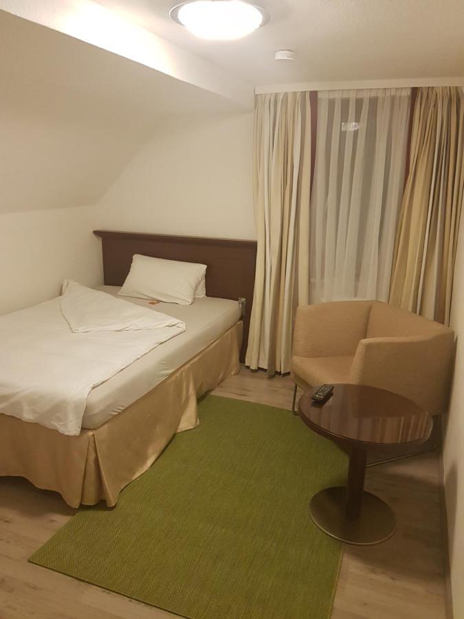 Hotel Pension Bluechersruh Bad Berneck im Fichtelgebirge Kamer foto