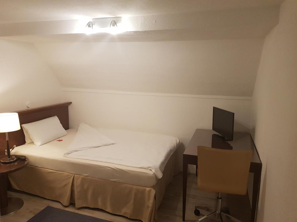 Hotel Pension Bluechersruh Bad Berneck im Fichtelgebirge Buitenkant foto